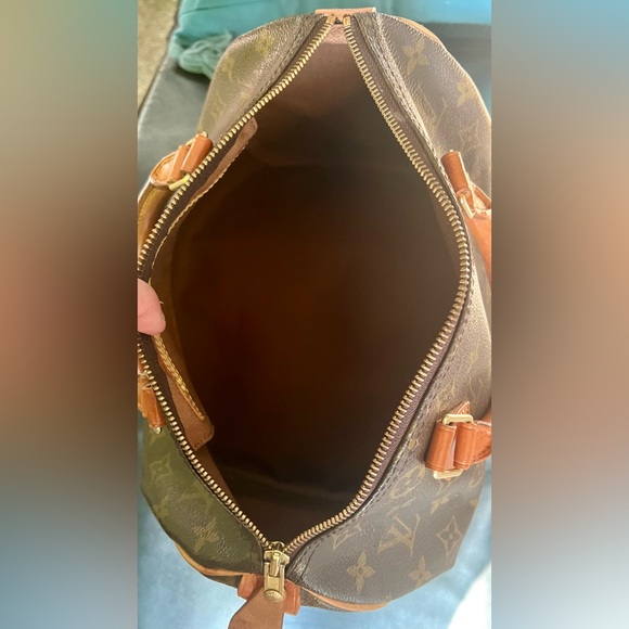 Auth Louis Vuitton Monogram Speedy 30 with Lock and Key - Picture 11 of 15